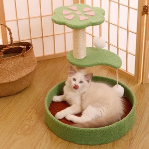 Albero per Gatti di Lusso a Tre Livelli in Sisal con Piattaforma di Salto a Petalo e Tiragraffi per il Divertimento Felino, in Cartone - Product Image 1