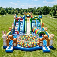 Château gonflable commercial en PVC de 0,55 mm, conforme aux normes de sécurité, structure de saut robuste, piscine à balles