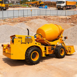 <span class=keywords><strong>Prix</strong></span> d'usine Bétonnière autochargeuse à direction articulée hydraulique 2,6 m³ Camion bétonnière pour béton prêt à l'emploi - Product Image 1