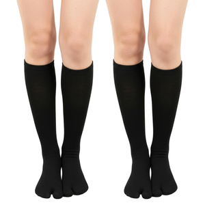 Chaussettes de compression graduée noires en nylon côtelées élastiques pour femmes, hauteur genou, 15-20 mmHg, grandes tailles - Product Image 1