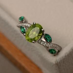 Anillo de hoja de peridoto de corte ovalado y multipiedra Piedra preciosa verde natural en joyería fina de plata esterlina - Product Image 3