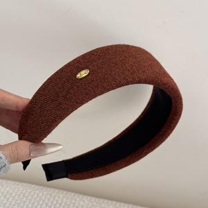 Bandeau large en tissu tricoté avec étiquette dorée, style coréen automne/hiver, 14 cm, pour femme, idéal pour les fêtes et le quotidien - Product Image 5