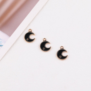 Colgantes de aleación de luna creciente y estrella para accesorios de joyería DIY, en colores blanco, negro, rosa y azul, de aleación de zinc, unisex, a la moda. - Product Image 5