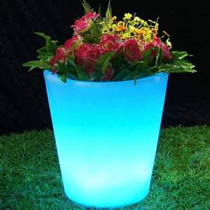 Vaso de Flor Redondo Iluminado LED à Prova d'Água IP65 Recarregável 16 Cores Plástico Leve para Uso em Casa e Jardim - Product Image 5