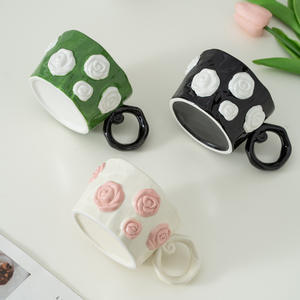 Taza de Cerámica Estilo Ins 2025, Linda y Creativa, con Relieve 3D de Rosa Hecho a Mano, a Prueba de Fugas, Apta para Lavavajillas y Microondas - Product Image 3