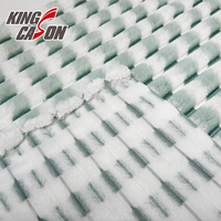 Tissu en fausse fourrure de lapin à rayures jacquard épaisses imprimées vert et blanc 100 % polyester, design populaire Kingcason, pour vêtements féminins