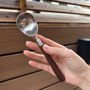 Cuillère à glace en acier inoxydable avec manche imitation noyer, cuillère à melon minimaliste, cuillère à dessert occidentale pour la maison - Product Image 2