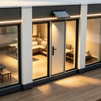Solárium Modular Prefabricado Moderno para Exteriores, Impermeable, con Techo Plano de Aleación de Aluminio, Ventanas de Piso a Techo y Listones de Madera