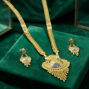 Collares de Moda Chapados en Oro de 14K, 18K y 24K al por Mayor, Joyería de Diseño Tradicional, Collares Largos de Latón Rellenos de Oro - Product Image 1