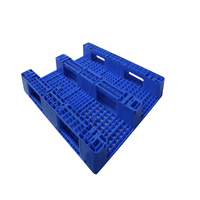 Palette en plastique à simple face écologique à trois rails renforcée à haute densité HDPE à entrée 4 voies, 10 noyaux en acier