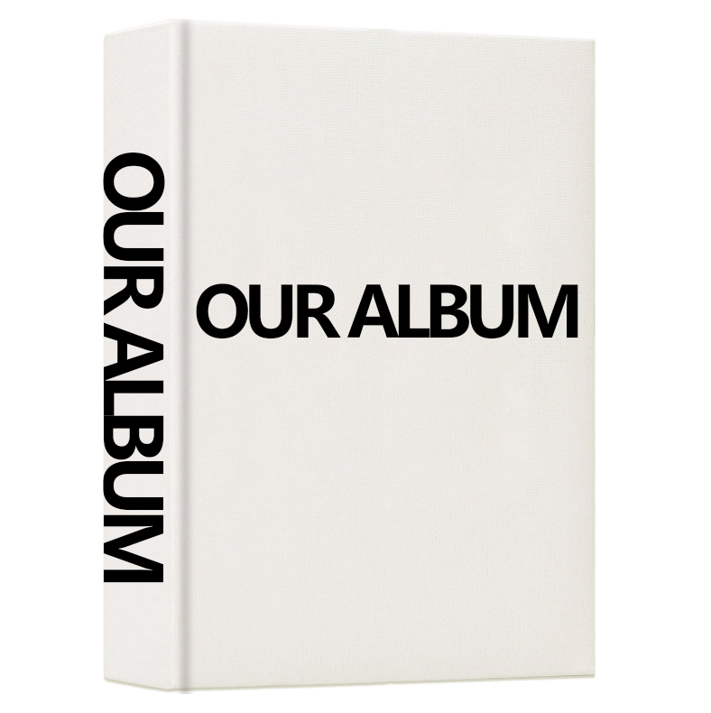 1. Il nostro album, copertina di carta bianca con parole nere
