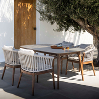 Ensemble de salle à manger d'extérieur moderne en osier/rotin avec structure en aluminium, résistant à l'eau, pour cour, patio, chambre, parc et villa