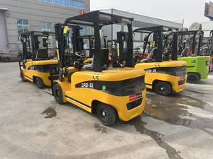 Essenziale per la logistica: i carrelli elevatori da 2.5 tonnellate con inversione rapida migliorano l'efficienza in entrata e in uscita del 40%. - Product Image 3