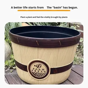 Maceta de Exterior de Diseño Minimalista con Imitación de Barril de <span class=keywords><strong>Madera</strong></span>, Material PP, Ligera, Textura Realista de <span class=keywords><strong>Madera</strong></span> - Product Image 4