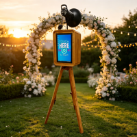 Photomaton en bois classique pour iPad, un incontournable pour les mariages, les fêtes et les événements