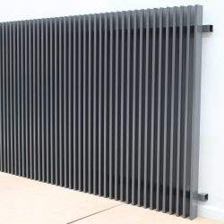 Clôture de <span class=keywords><strong>jardin</strong></span> en aluminium <span class=keywords><strong>composite</strong></span> à lames verticales, design moderne populaire, revêtement en poudre noire - Product Image 6