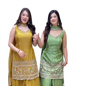 ชุดส่าหรีผ้าไหมสีทองแบบดั้งเดิมสำหรับผู้หญิง พร้อมผ้าคลุมไหล่ปักลาย สำหรับงานแต่งงาน สไตล์อินเดีย-ปากีสถาน ทรงหลวม ยาวคลุมเท้า - Product Image 1