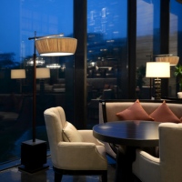 Lampe sur pied LED de luxe moderne avec base en métal, abat-jour personnalisé pour hôtel, lampe sur pied pour salon, villa, à intensité variable, personnalisable, garantie de 2 ans