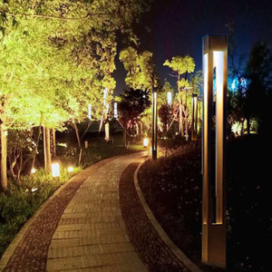 Lampadaire de jardin extérieur en fer LED 2700K Blanc chaud doux IP66 AC 220V à montage encastré Télécommande Non amovible Alimenté par énergie solaire - Product Image 5