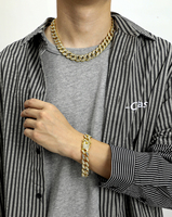 Collier chaîne cubaine en alliage de zinc plaqué or avec strass pour fêtes chrétiennes, au prix de gros