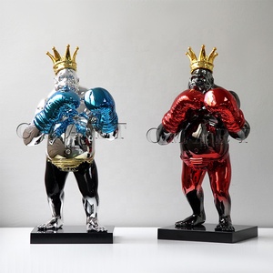 Estatua de Gorila Rey Boxeador Pintada a Mano en Cromo Dorado, Escultura de Orangután Geométrico con Corazón, Arte Pop - Product Image 6