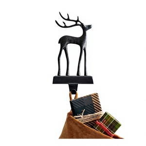 Support de chaussette de Noël en métal en forme de cerf, crochet réutilisable, ornement moderne à suspendre à l'arbre de Noël, idées cadeaux, décoration intérieure - Product Image 1