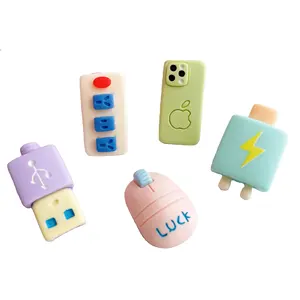 Harz Smartphone Ladegerät Zubehör DIY Handy hülle Haar Zubehör Kühlschrank Magnete Spielzeug Cartoon Craft Charms