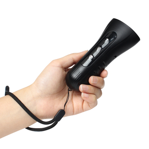 Répulsif à ultrasons haute puissance pour chiens avec lampe torche LED, dispositif anti-aboiement rechargeable, dissuasif d'entraînement pour animaux de compagnie pour la sécurité en extérieur - Product Image 2