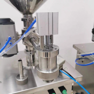 <span class=keywords><strong>Machine</strong></span> chimique à <span class=keywords><strong>huile</strong></span> à moteur de haute précision à buse unique horizontale semi-automatique de vente chaude pour la fabrication de cosmétiques - Product Image 2