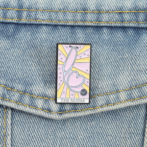 Pin de Esmalte con Diseño de Estetoscopio de Enfermera, Tarjeta <span class=keywords><strong>del</strong></span> <span class=keywords><strong>Tarot</strong></span>, Broche Médico Creativo para Enfermeras y Médicos, Insignia de Solapa, Joyería al por Mayor - Product Image 1
