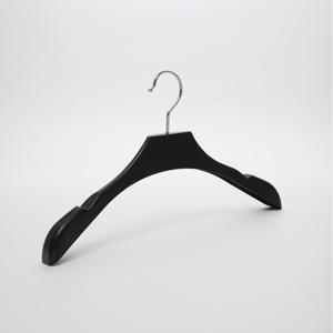Cintres courts <span class=keywords><strong>de</strong></span> salon en plastique <span class=keywords><strong>de</strong></span> haute qualité personnalisables d'économie d'espace Meilleure vente - Product Image 4