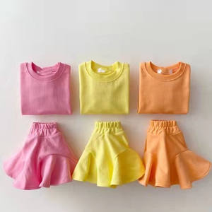 Vente en gros 2022 Ensemble de vêtements pour bébé fille, enfant, sweat-shirt à capuche à manches longues uni, jupe - Product Image 1
