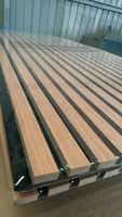 Panneau acoustique en lattes de bois facile à installer, panneau mural d'absorption acoustique pour la décoration intérieure résidentielle