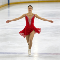 Robe de patinage artistique rouge sans manches pour spectacle, avec décolleté en V profond, dos ouvert en maille, strass et jupe asymétrique pour enfants