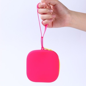 Cross-Border Exclusive <b>Cute</b> Portable Ins Mini Zipper Food-Grade Silicone Storage Bag Waterproof Coin <b>Purse</b> Pacifier Case for - Product Image 4