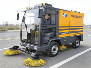 Nueva barredora eléctrica de motores para limpieza de carreteras, barredora de nieve, barredora de calles, cepillo giratorio, alta eficiencia, tanque de 460L, 1950kg - Product Image 1