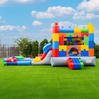 Structure gonflable avec toboggan et piscine au choix