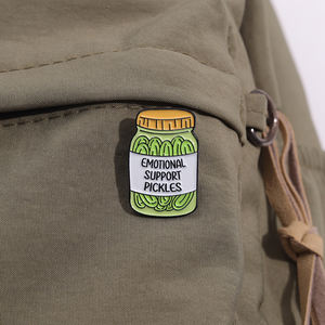 مخللات الخيار دبابيس السلام حب مضحك المخللات زجاجة دبابيس طية صدر السترة شارات المينا بالجملة - Product Image 3