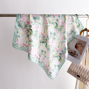 Maßgefertigter Rosa Abstrakter Geometrischer Fächer-Print Quadratischer Seidenschal für Damenmode - Product Image 3