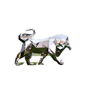 Scultura di Leone in Acciaio Inossidabile 3D Geometrica Moderna Personalizzata per Esterni, Campus Aziendali e Spazi Pubblici - Product Image 1