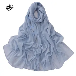 Nuovi arrivi sciarpe in Voile di cotone con stampa Flora in viscosa personalizzate in cotone quadrato Hijab per donne musulmane Borong foulard