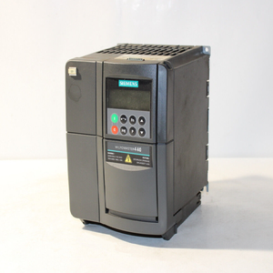 Controlador lógico programable (PLC) <span class=keywords><strong>6SE6440</strong></span> <span class=keywords><strong>2AD22</strong></span> <span class=keywords><strong>2BA1</strong></span> 440 completamente nuevo, disponible en stock. - Product Image 1