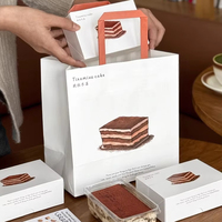 Sacs d'emballage alimentaire en kraft imprimés sur mesure, vente en gros d'usine, pour tiramisu, pâtisseries, sacs à main jetables pour desserts, sacs de courses à emporter