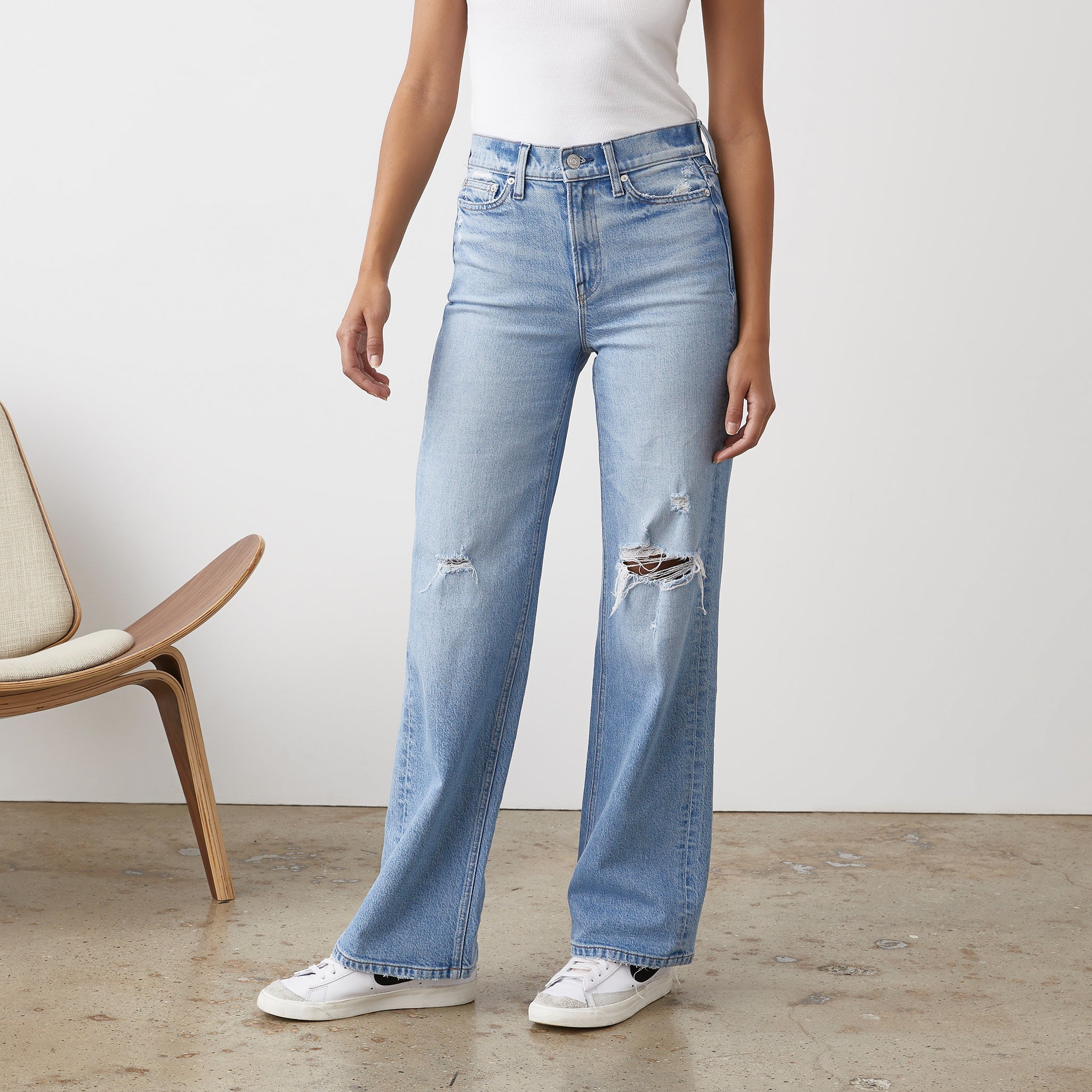 Pantalons en denim pour femmes en gros, pantalons déchirés avec ourlet effiloché, jeans baggy mode pour femmes - Chine Jeans et jeans pour femmes prix