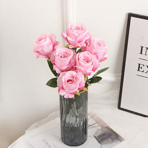 Ramo de Rosas Artificiales de Seda Rosa Claro para Decoración de Bodas, Material para Manualidades, Venta al por Mayor - Product Image 1