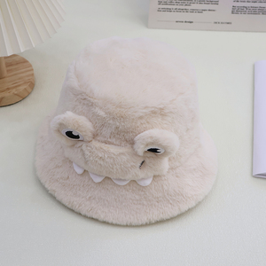 Chapeau d'<span class=keywords><strong>hiver</strong></span> pour femmes et chapeau bob polyvalent en polaire doublé de fourrure de grenouille de dessin animé, épaissi et chaud pour l'extérieur, décontracté et résistant au froid - Product Image 6
