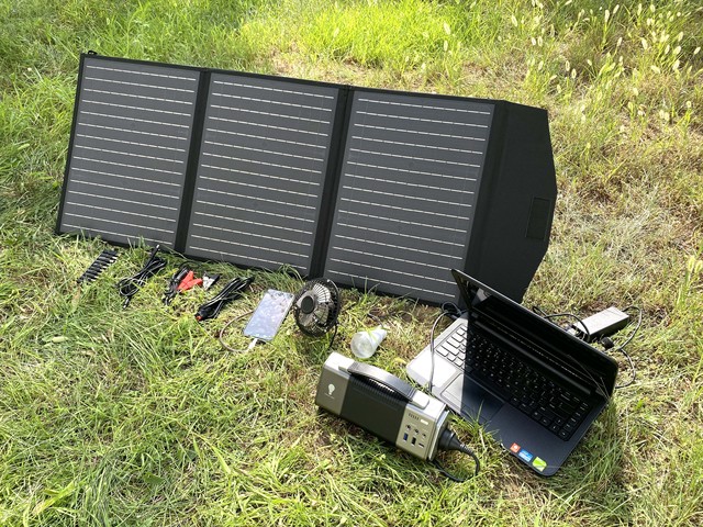 High-Efficiency Portable Foldable Solar Panel 100W-300W, Ideal for Camping & Emergency Power