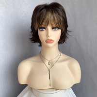 Perruque synthétique courte brune coupe pixie avec frange moelleuse pour femme, résistante à la chaleur, lisse et soyeuse, ondulée, dégradée, fabriquée à la machine