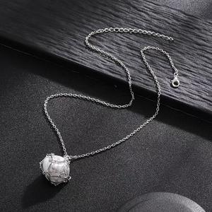 Pendentif de poche en filet de cristal naturel Collier en bambou Pendentif en pierre originale irrégulière et pierre à rouler - Product Image 3