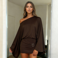 Robe mini asymétrique à une épaule, coupe ample, taille naturelle, boutons métalliques, froncée, sexy, pour femme, éco-responsable, grandes tailles